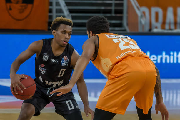 也是使他脱 也是使他脱