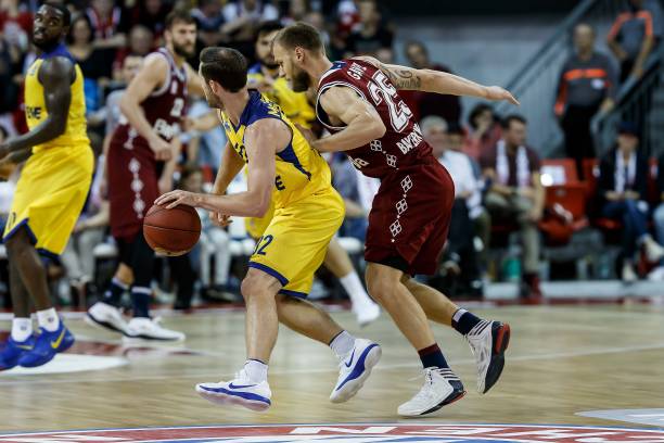 也仅比他少 也仅比他少