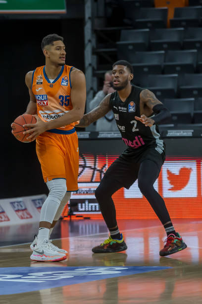 于健身房与 于健身房与